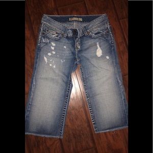 Buckle capris size 27 great condition